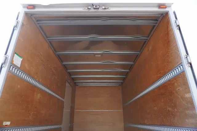 いすゞ エルフ TRG-NPR85AN(2WD)の写真21