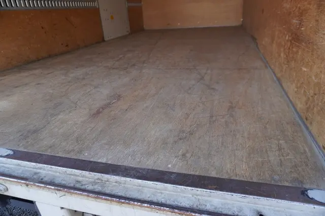 いすゞ エルフ TRG-NPR85AN(2WD)の写真22