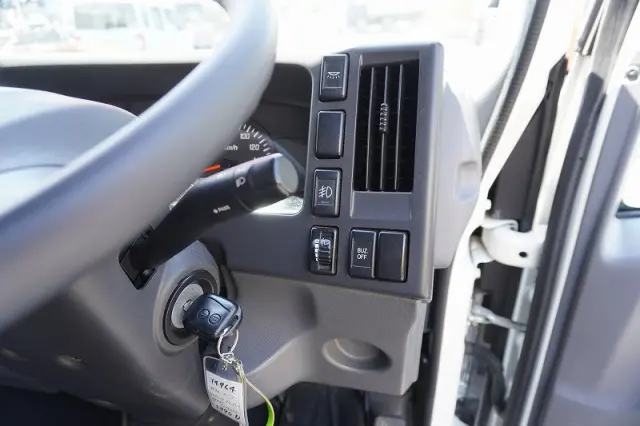 いすゞ エルフ TRG-NPR85AN(2WD)の写真34