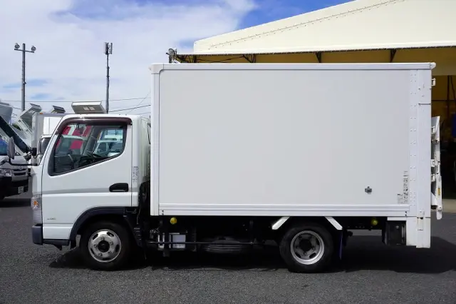 三菱 キャンター TPG-FBA20(2WD)の写真3