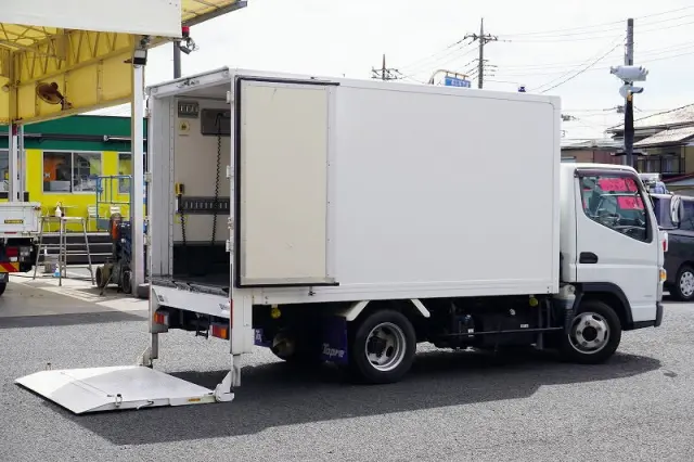 三菱 キャンター TPG-FBA20(2WD)の写真9