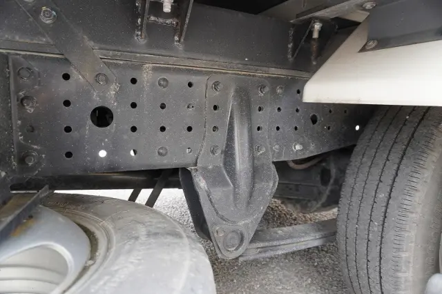 三菱 キャンター TPG-FBA20(2WD)の写真12