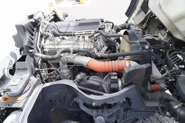 三菱 キャンター TPG-FBA20(2WD)の写真16