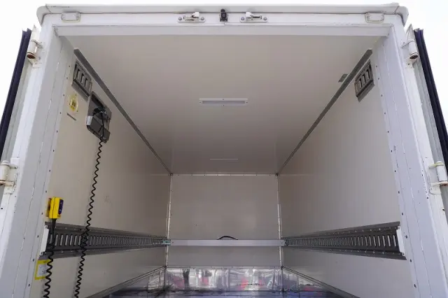 三菱 キャンター TPG-FBA20(2WD)の写真20