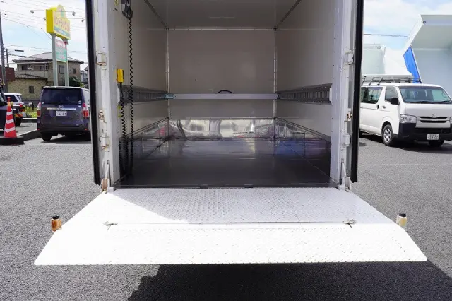 三菱 キャンター TPG-FBA20(2WD)の写真24