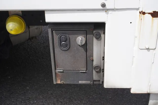 三菱 キャンター TPG-FBA20(2WD)の写真28