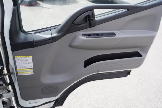 三菱 キャンター TPG-FBA20(2WD)の写真37