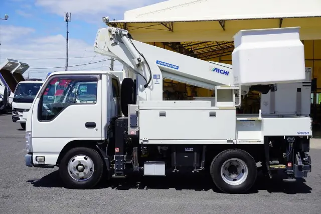 いすゞ エルフ TPG-NKR85AN(2WD)の写真3