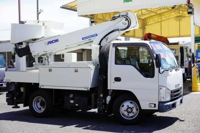 いすゞ エルフ TPG-NKR85AN(2WD)の写真6