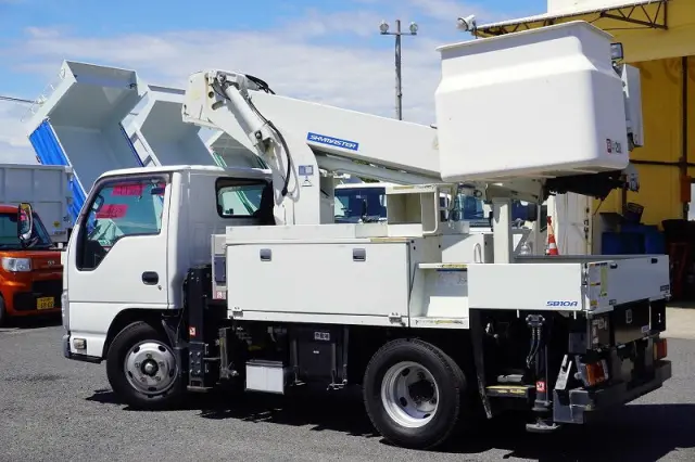 いすゞ エルフ TPG-NKR85AN(2WD)の写真7