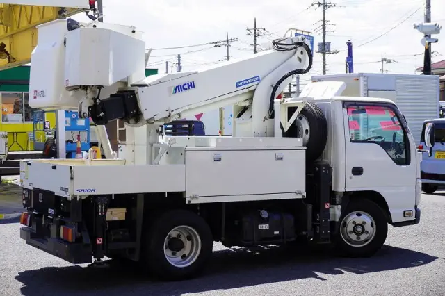 いすゞ エルフ TPG-NKR85AN(2WD)の写真8