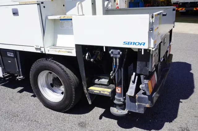 いすゞ エルフ TPG-NKR85AN(2WD)の写真18