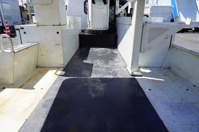 いすゞ エルフ TPG-NKR85AN(2WD)の写真19