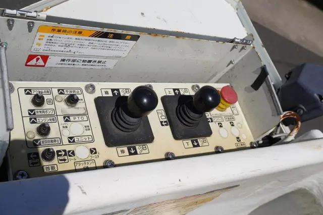 いすゞ エルフ TPG-NKR85AN(2WD)の写真27