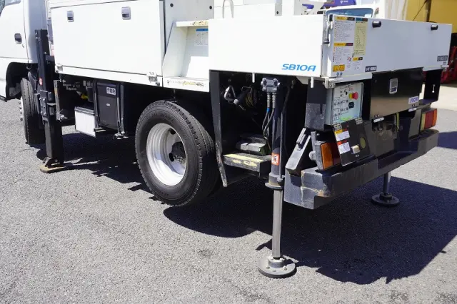 いすゞ エルフ TPG-NKR85AN(2WD)の写真28