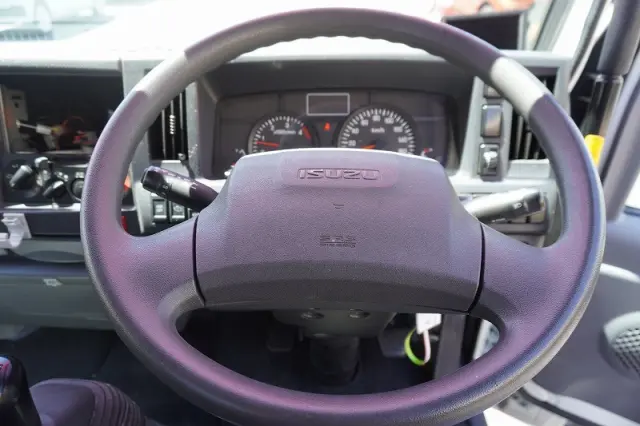 いすゞ エルフ TPG-NKR85AN(2WD)の写真33