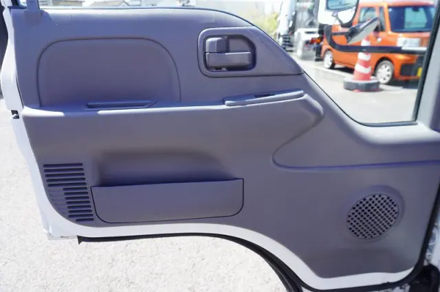 いすゞ エルフ TPG-NKR85AN(2WD)の写真44