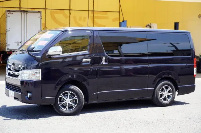 トヨタ ハイエースバン QDF-GDH201V(2WD)の写真1