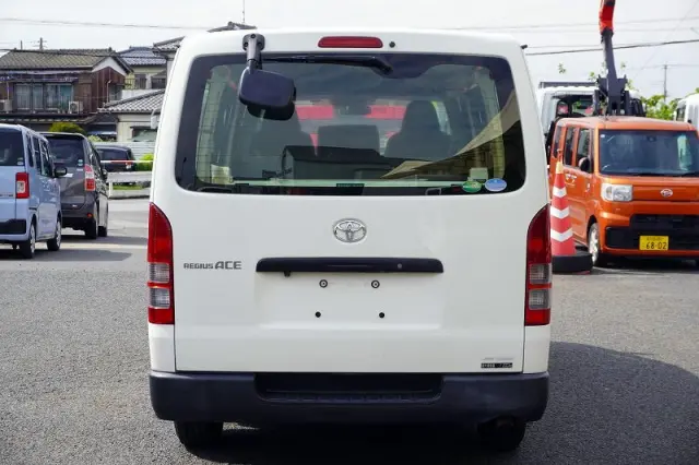 トヨタ その他(トヨタ) QDF-GDH201V(2WD)の写真4