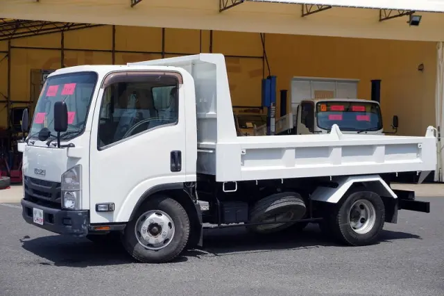 いすゞ エルフ TKG-NPR85YN(2WD)の写真1