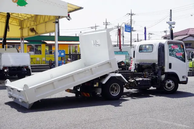 いすゞ エルフ TKG-NPR85YN(2WD)の写真9