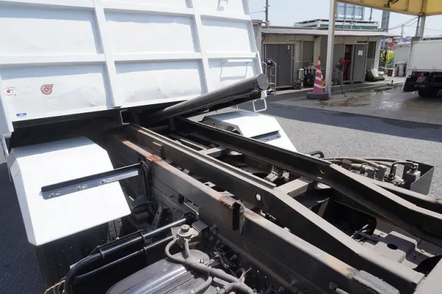 いすゞ エルフ TKG-NPR85YN(2WD)の写真20