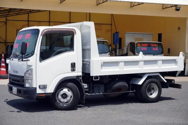 いすゞ エルフ TKG-NPR85YN(2WD)の写真1