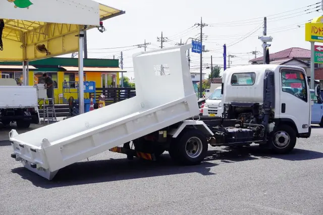 いすゞ エルフ TKG-NPR85YN(2WD)の写真9