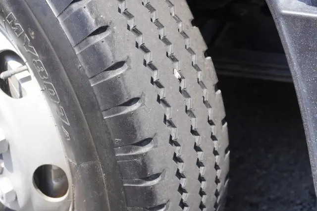 いすゞ エルフ TKG-NPR85YN(2WD)の写真10