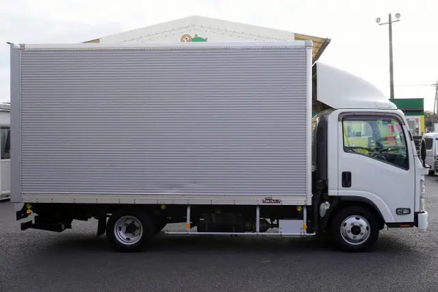 いすゞ エルフ TPG-NNR85AN(2WD)の写真5