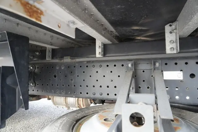 いすゞ エルフ TPG-NNR85AN(2WD)の写真13