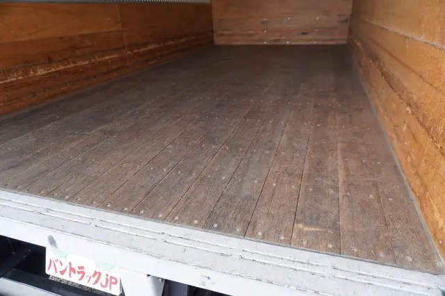 いすゞ エルフ TPG-NNR85AN(2WD)の写真22