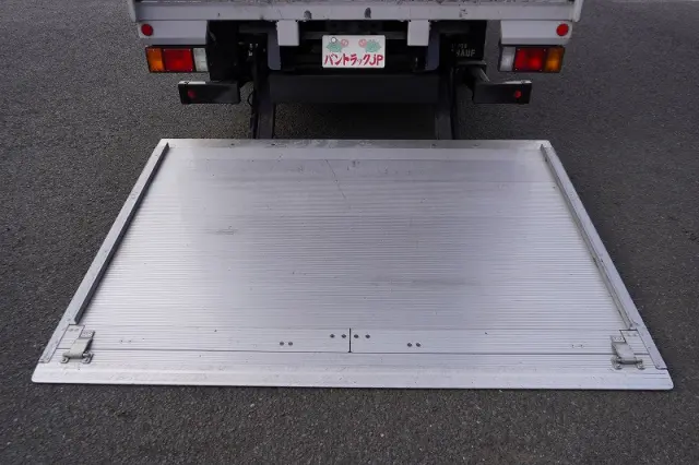 いすゞ エルフ TPG-NNR85AN(2WD)の写真24