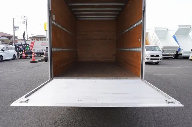 いすゞ エルフ TPG-NNR85AN(2WD)の写真25