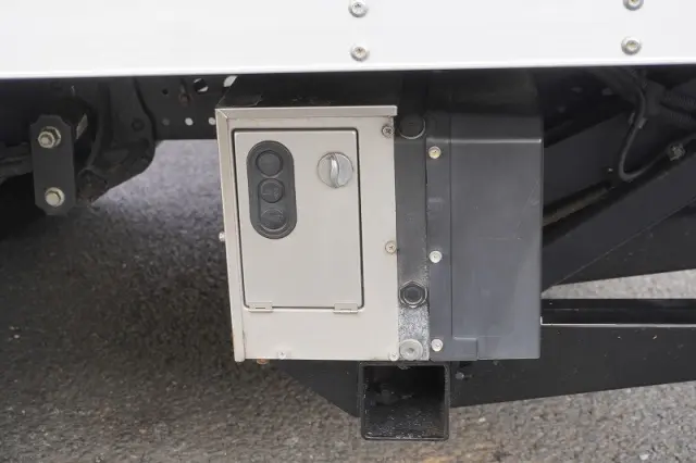 いすゞ エルフ TPG-NNR85AN(2WD)の写真27