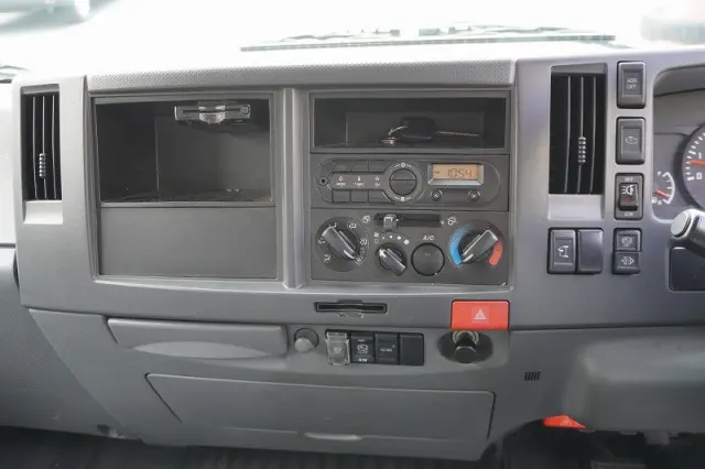 いすゞ エルフ TPG-NNR85AN(2WD)の写真33