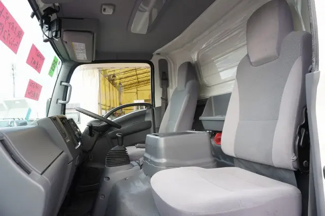 いすゞ エルフ TPG-NNR85AN(2WD)の写真41