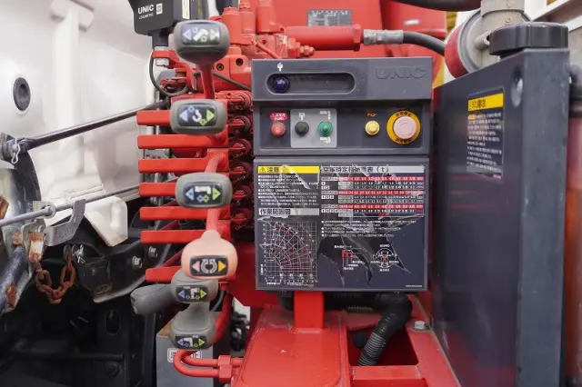 日野 レンジャー 2KG-FC2ABA(2WD)の写真30