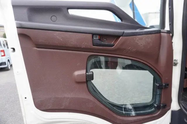 日野 レンジャー 2KG-FC2ABA(2WD)の写真42