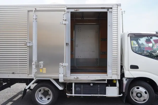 日野 デュトロ TKG-XZU605M(2WD)の写真19