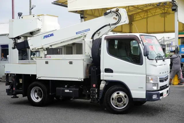 三菱 キャンター TPG-FEA50(2WD)の写真6