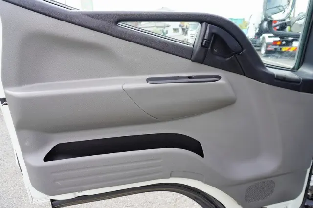 三菱 キャンター TPG-FEA50(2WD)の写真45
