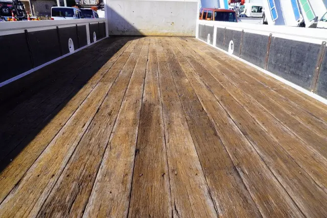 いすゞ フォワード 2PG-FRR90S1(2WD)の写真18