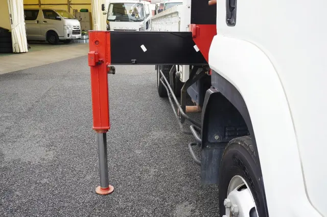 いすゞ フォワード 2PG-FRR90S1(2WD)の写真25