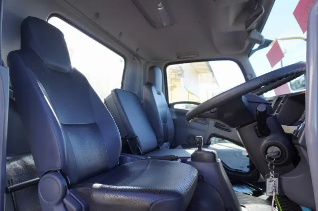 いすゞ フォワード 2PG-FRR90S1(2WD)の写真38