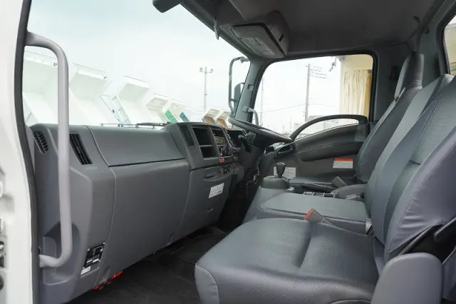 いすゞ フォワード 2PG-FRR90S1(2WD)の写真40