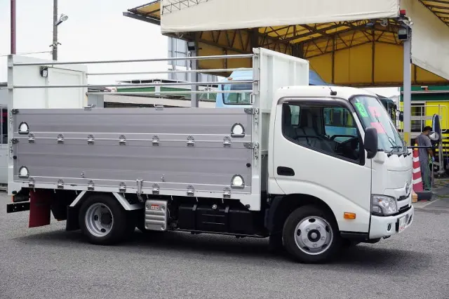 トヨタ ダイナ 2RG-XZU645(2WD)の写真6
