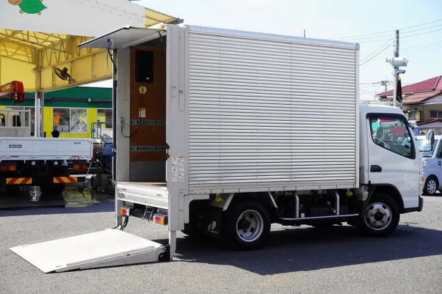 三菱 キャンター TPG-FEA50(2WD)の写真9