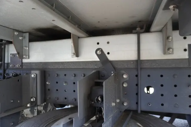 三菱 キャンター TPG-FEA50(2WD)の写真13