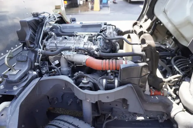 三菱 キャンター TPG-FEA50(2WD)の写真16